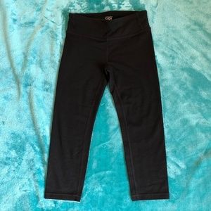 Athleta Girls Crop Leggings Size M